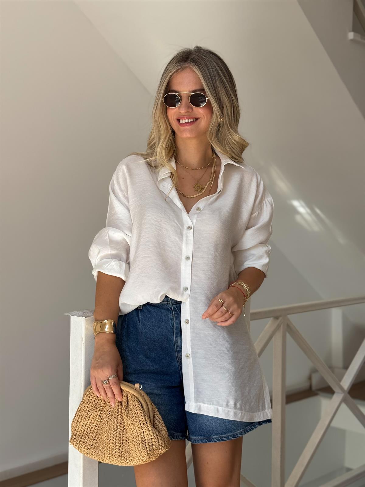 Yanları Yırtmaçlı Salaş Modal Gömlek - Beyaz