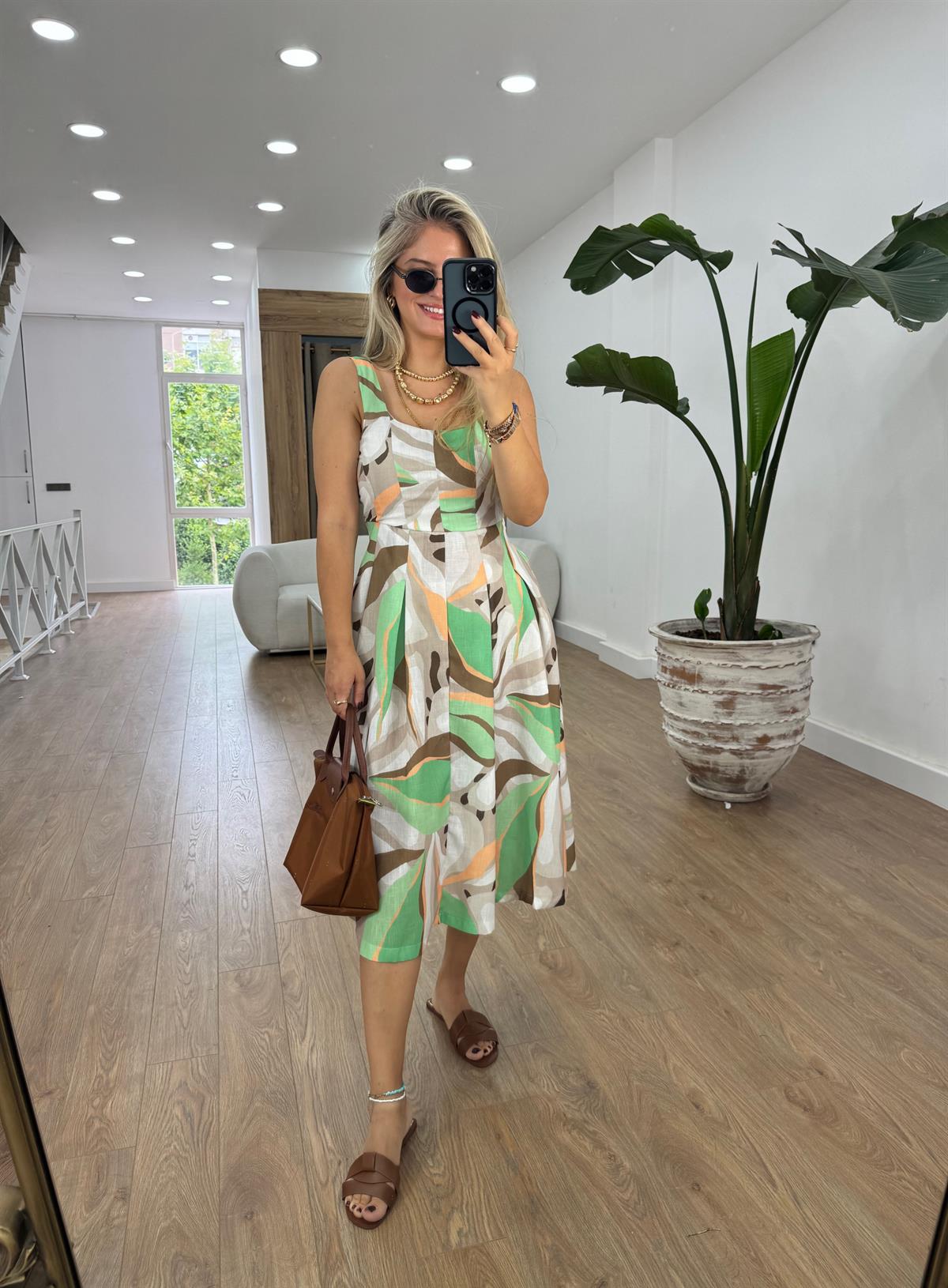 Yaprak Desenli Piliseli Keten Elbise-Yeşil