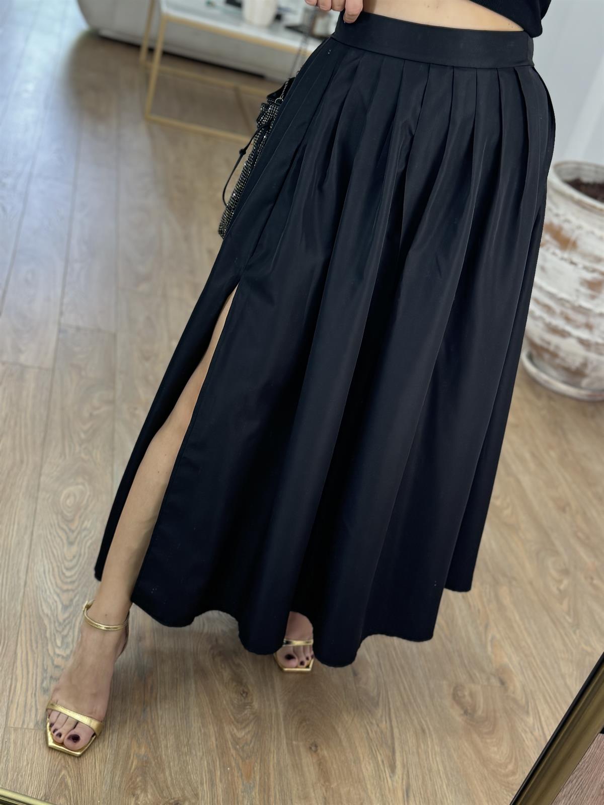 Yırtmaçlı Pileli Uzun Etek-Siyah