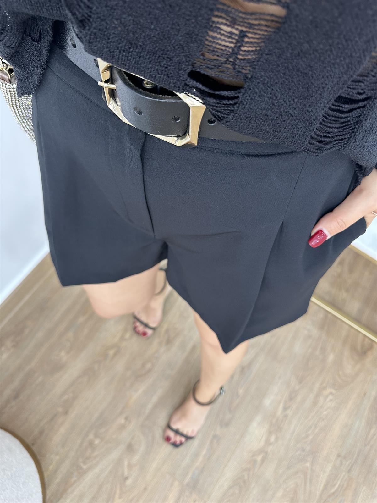 Yüksek Bel Krep Kumaş Cepli Şort-Siyah