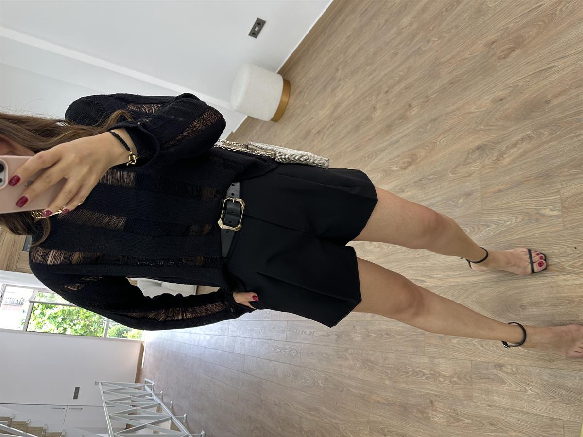 Yüksek Bel Krep Kumaş Cepli Şort-Siyah