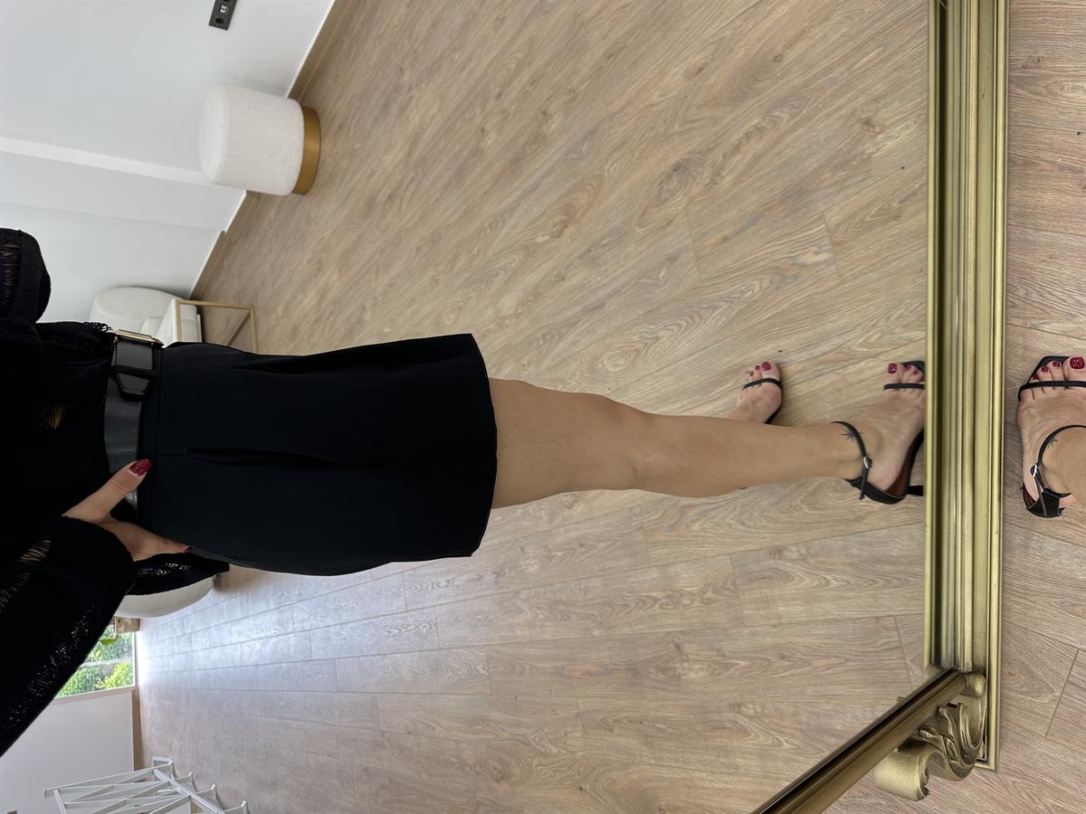 Yüksek Bel Krep Kumaş Cepli Şort-Siyah