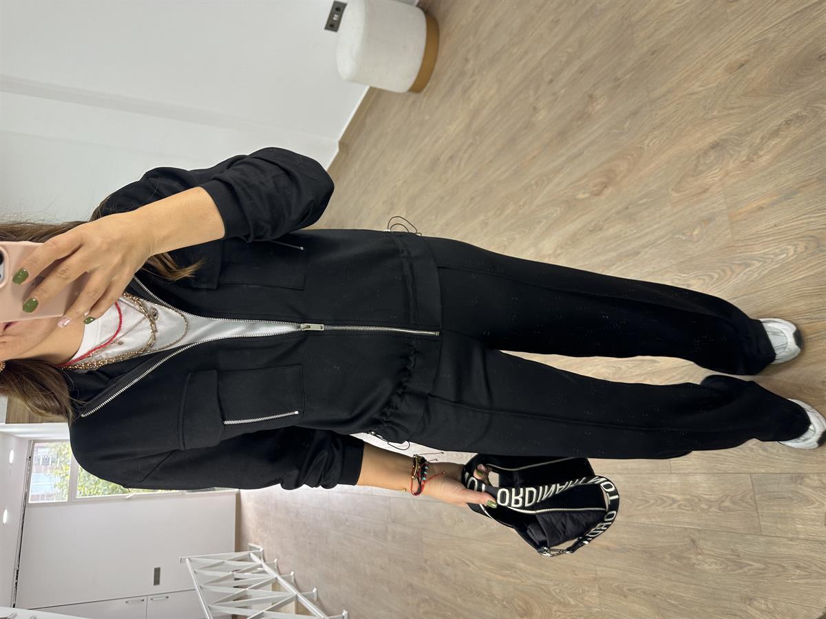 Yumuşacık Dokuda Fermuar Detaylı Beli Lastikli Takım