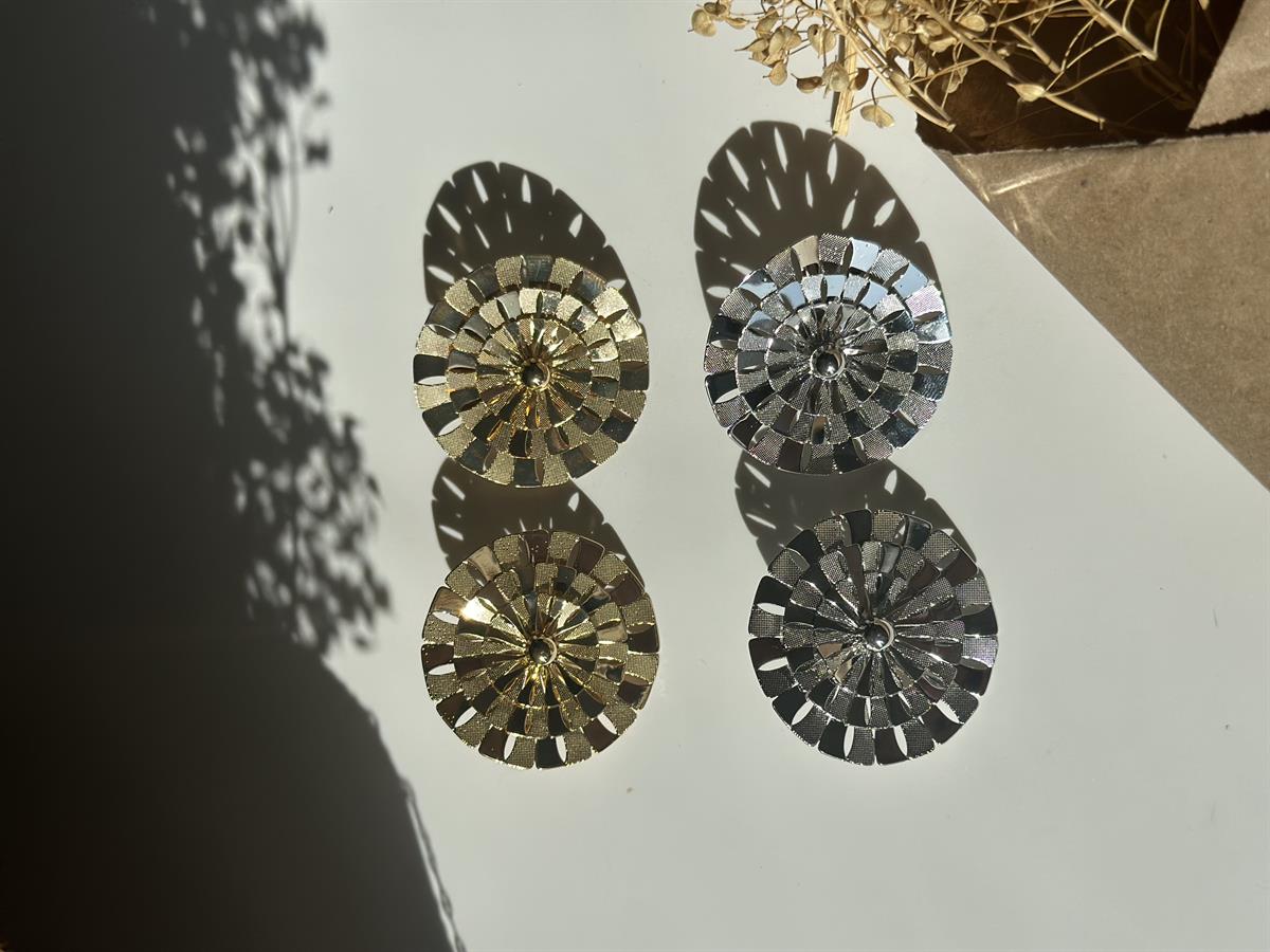 Yuvarlak Tasarım Geçmeli Gold Küpe 4cm