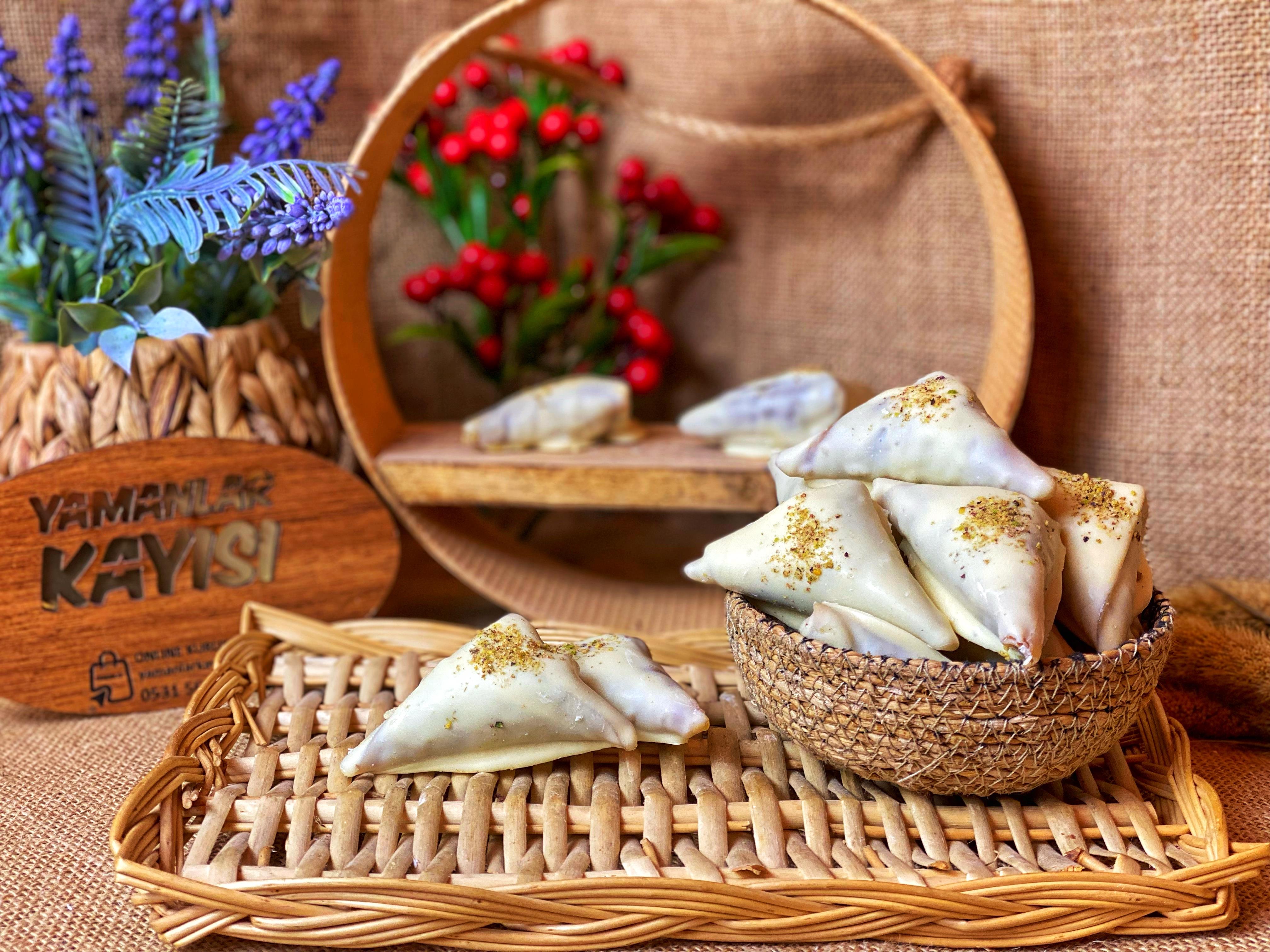 FİLDİŞİ (BEYAZ) ÇİKOLATALI MUSKA