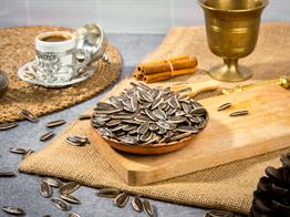 TUZSUZ ÇİĞ AY ÇEKİRDEĞİ