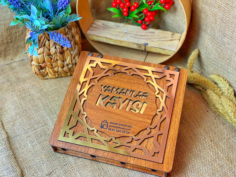 GOLD İŞLEMELİ AHŞAP KAYISILI PAKET
