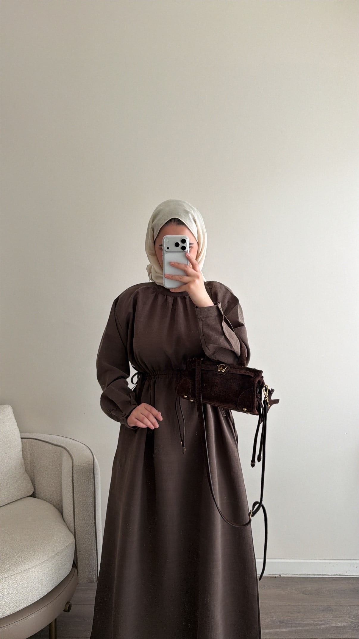 Beli Büzgü Bağlama Detaylı Kahve Elbise