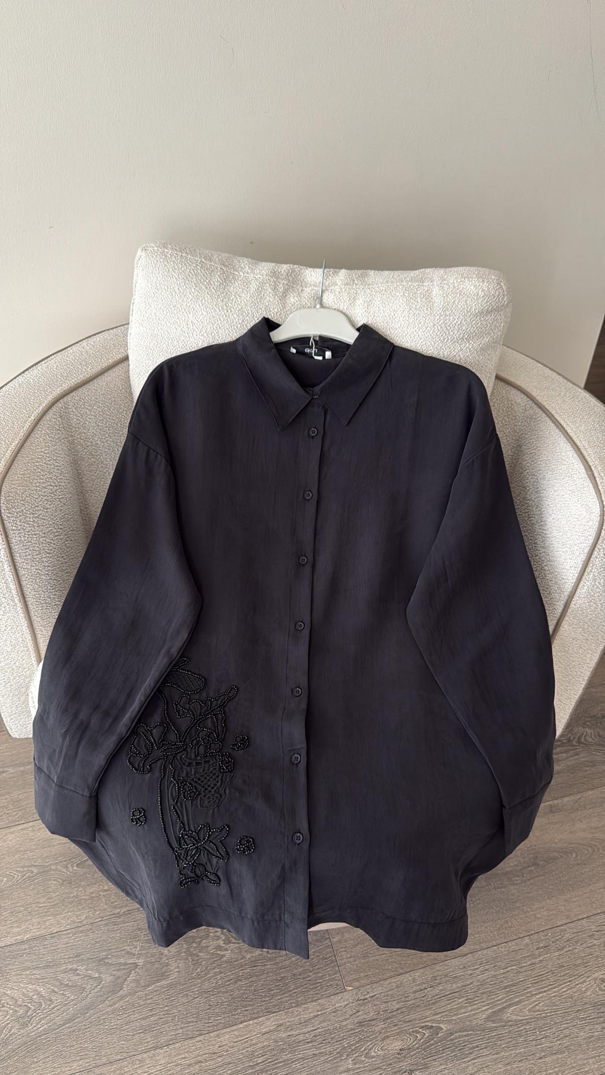 Boncuk Nakış Detaylı Gömlek- Siyah