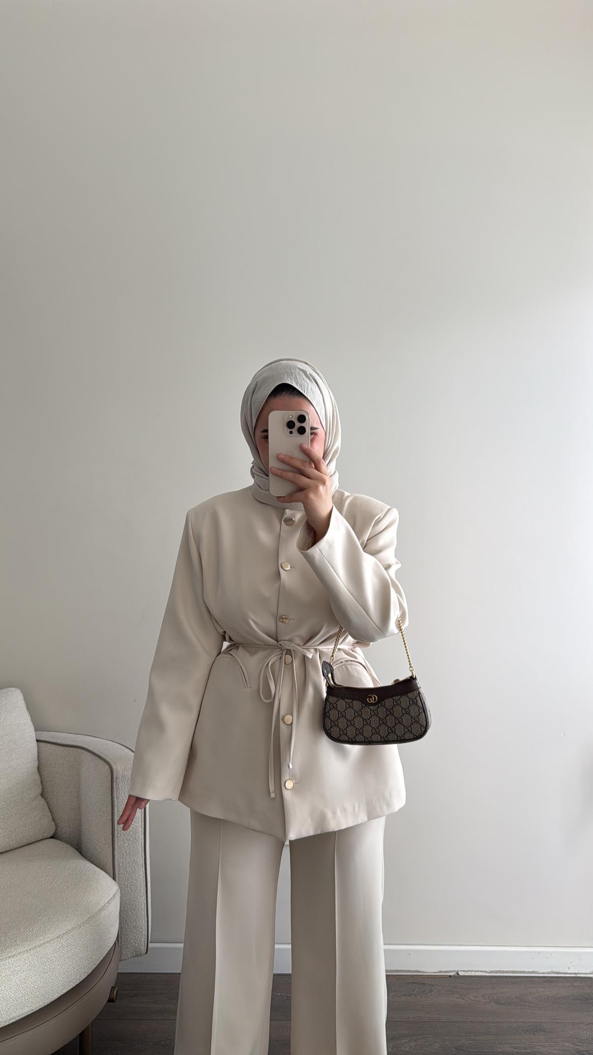 Düğme Detaylı Pantolonlu Takım - Taş