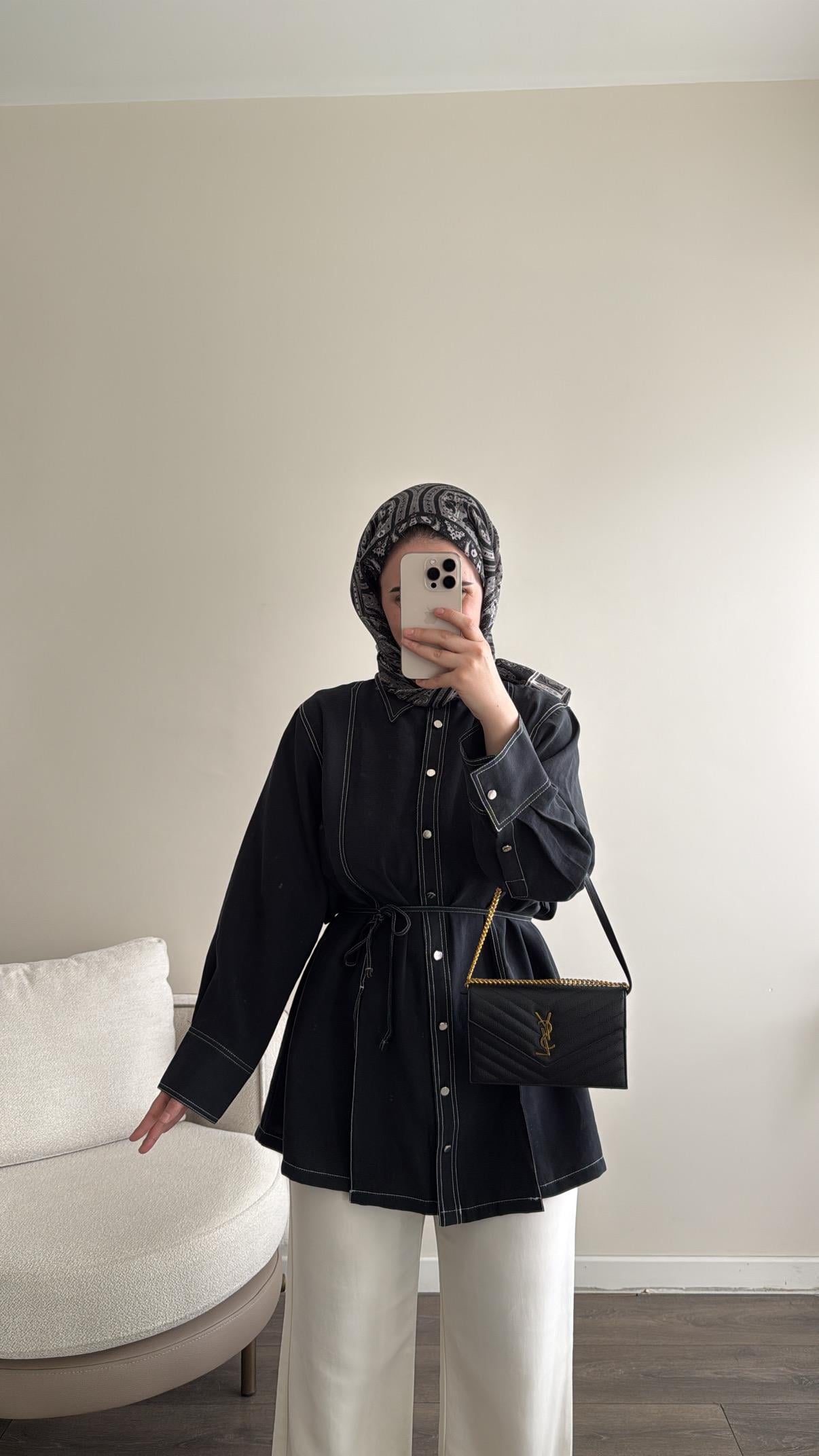 Gardenya Çift Dikiş Detaylı Gömlek- Siyah