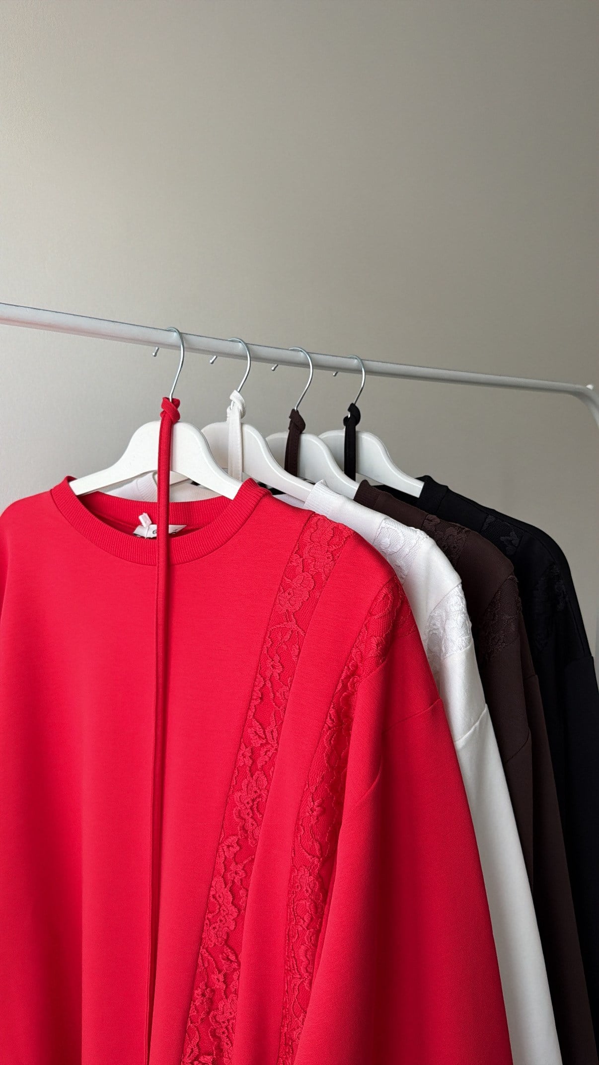 Asimetrik Kesim Dantel Garnili Sweatshirt- Kahverengi