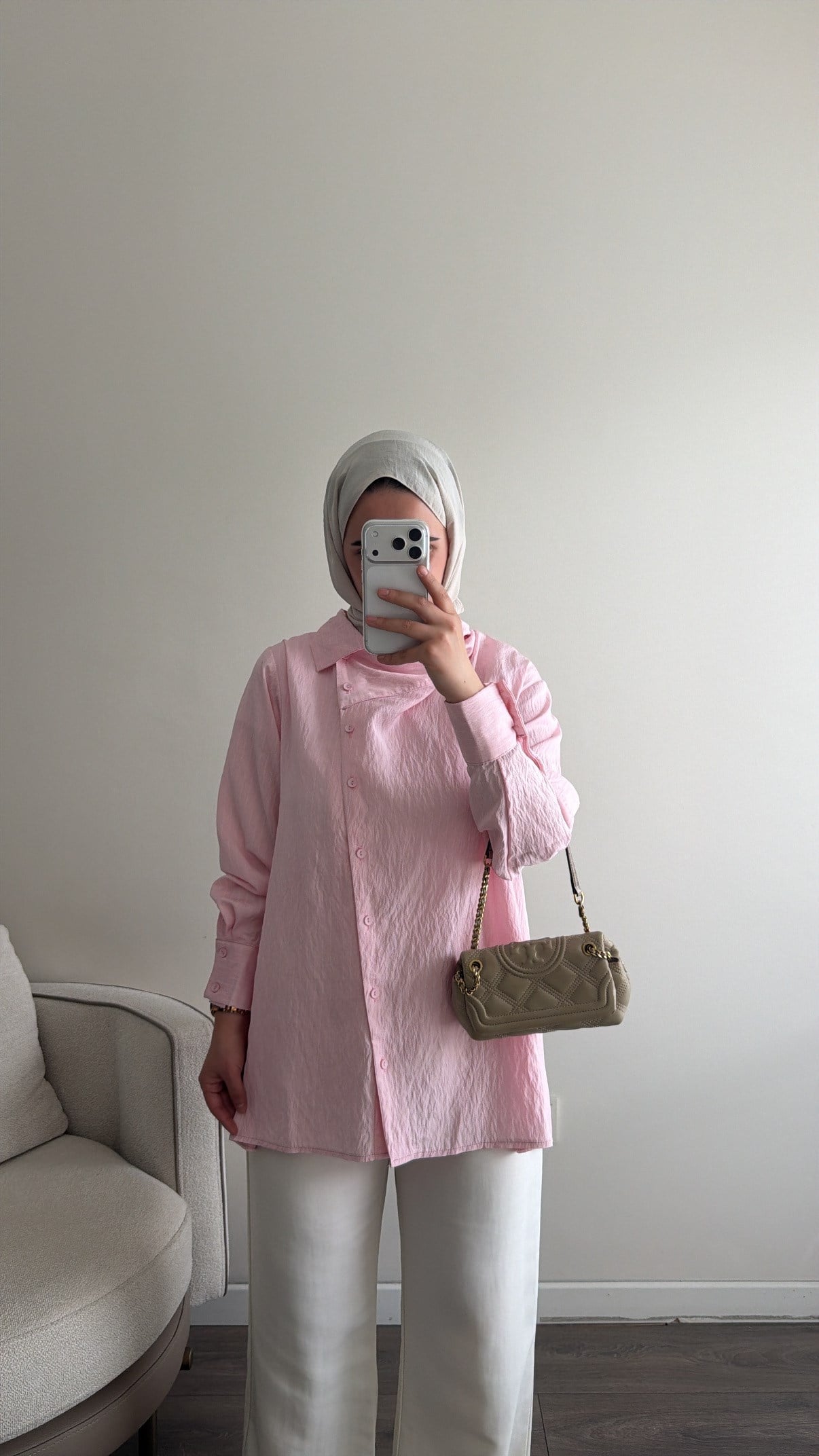 Asimetrik Yaka Çizgili Pembe Gömlek