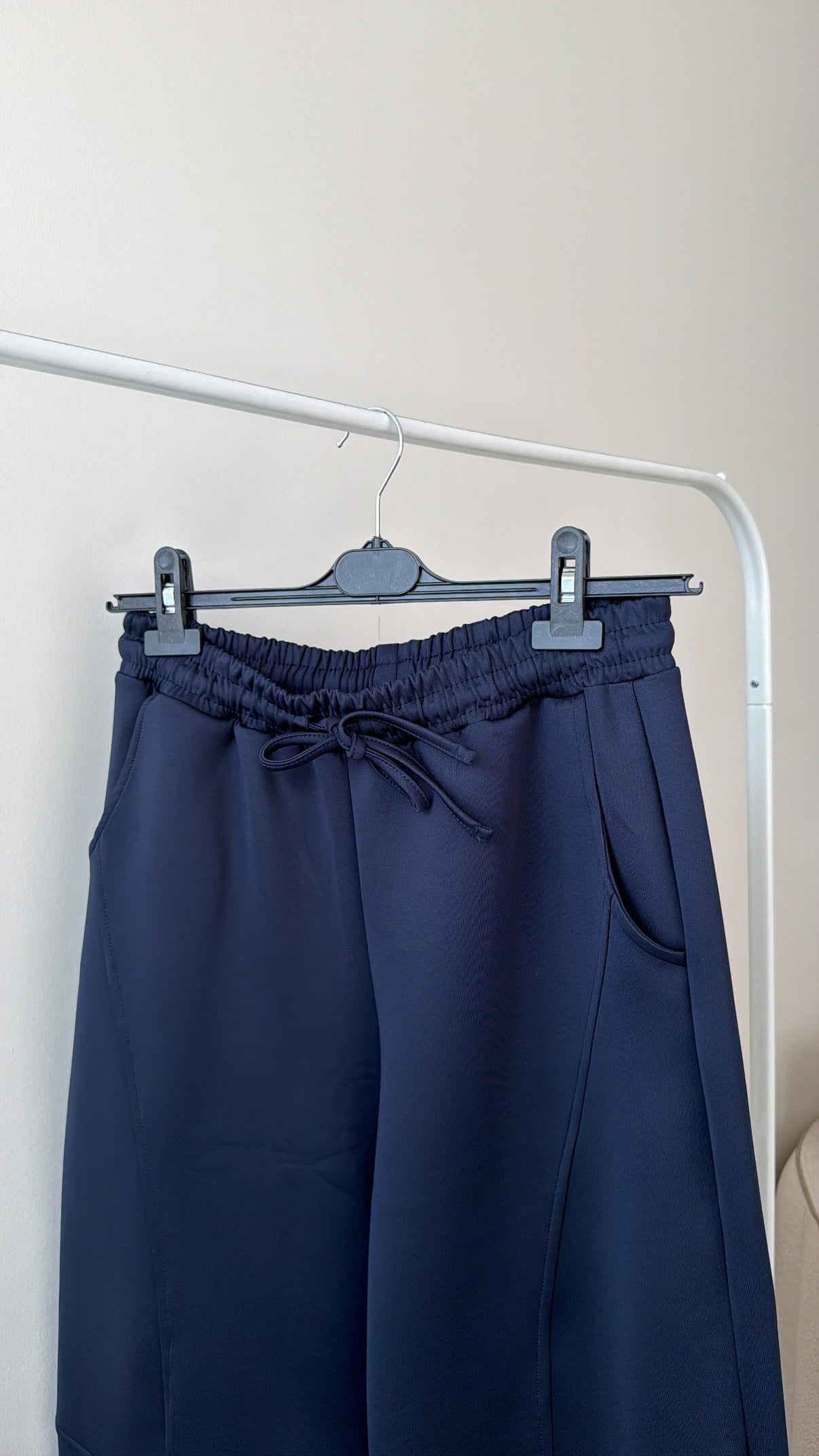Beli Lastikli Parçalama Detaylı Pantolon - Lacivert