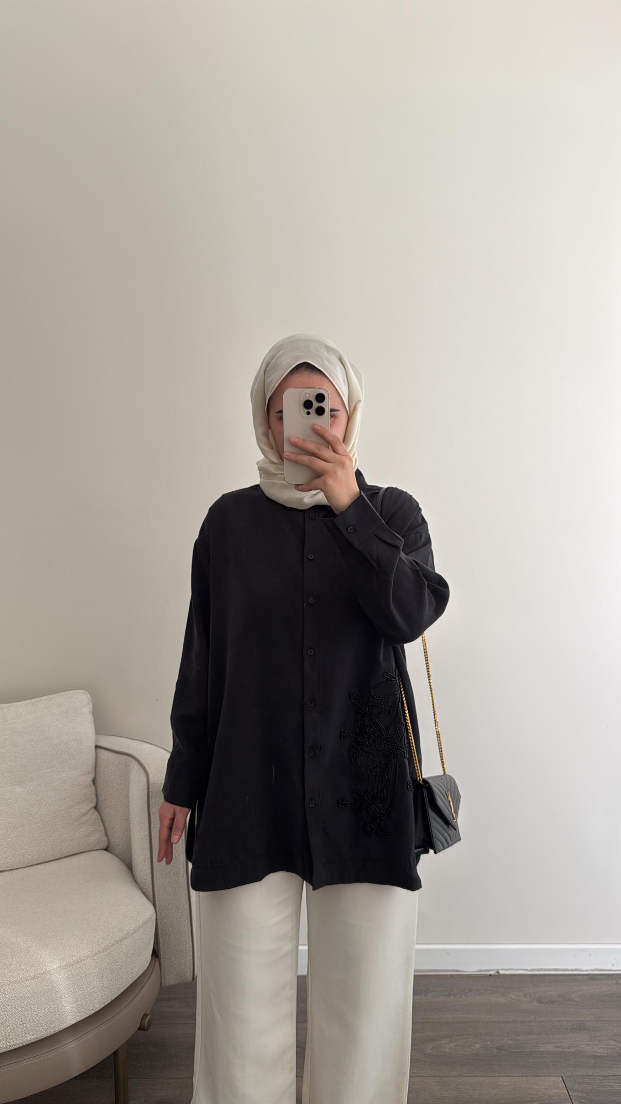 Boncuk Nakış Detaylı Gömlek- Siyah