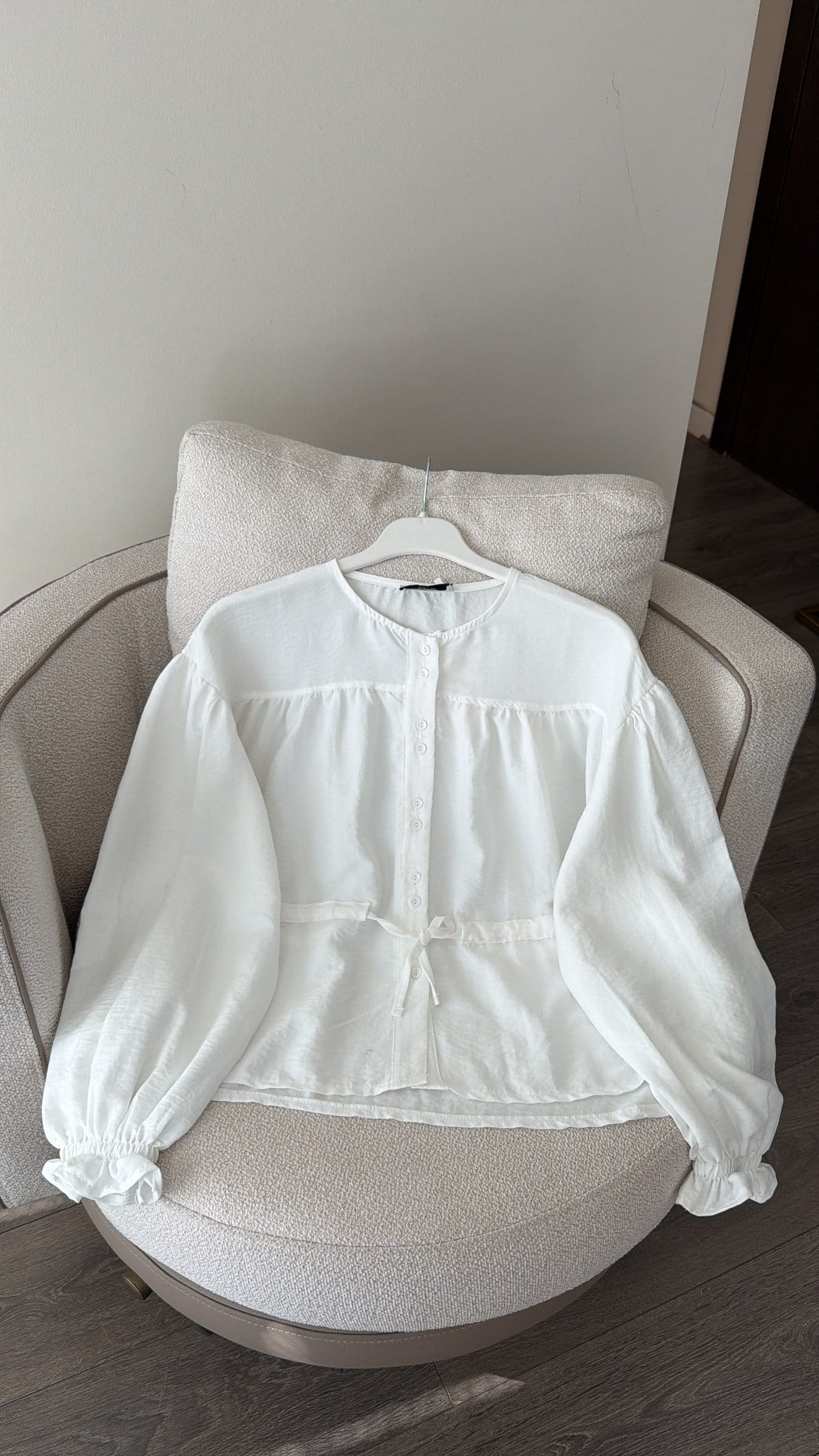 Büzgü Detaylı Gömlek - Ekru