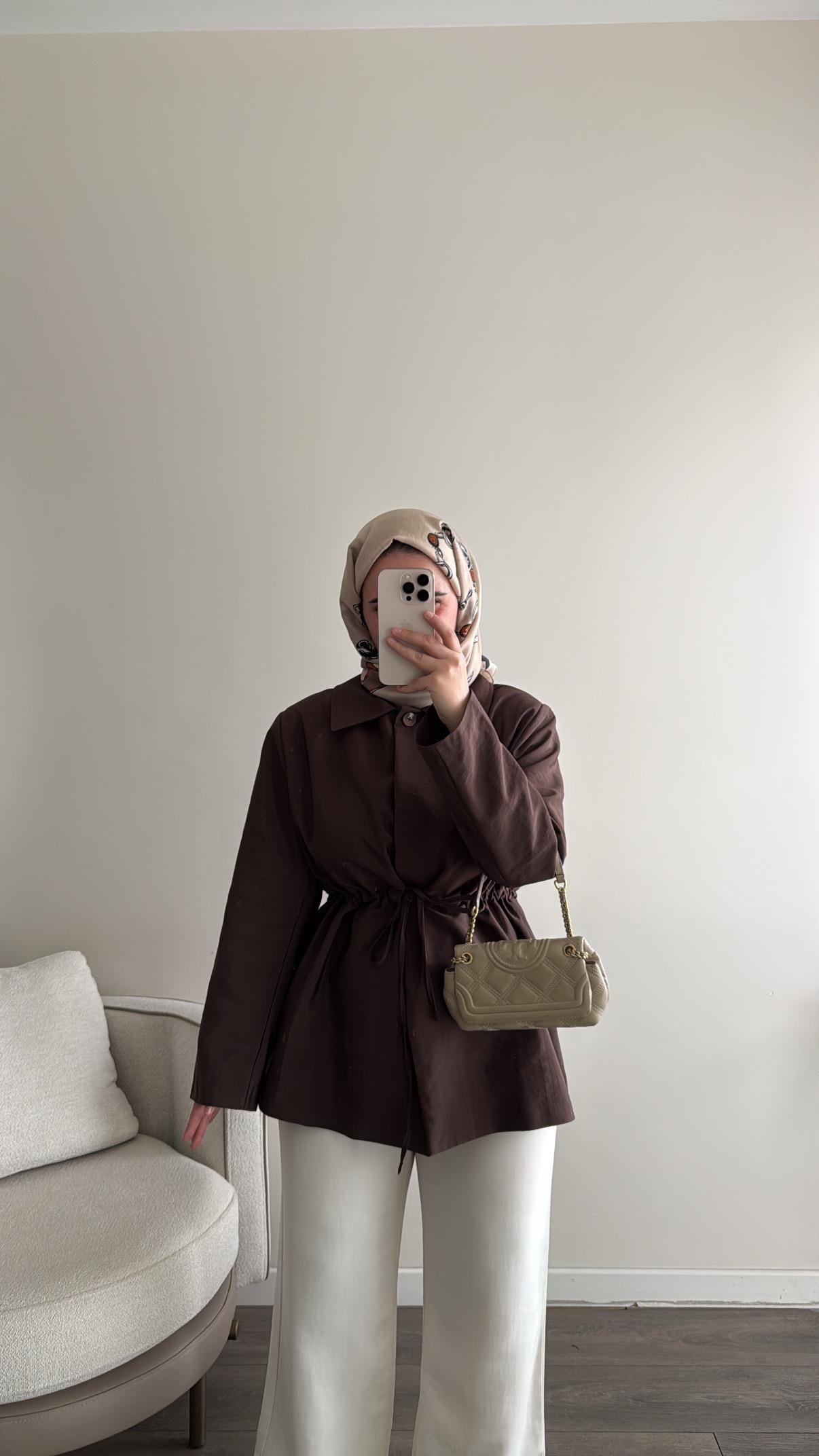 Büzgü Detaylı Kahve Ceket