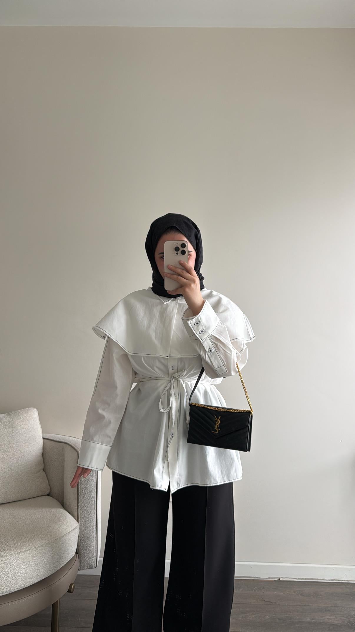 ÇIKARILABİLİR PELERİN YAKA BEYAZ GÖMLEK