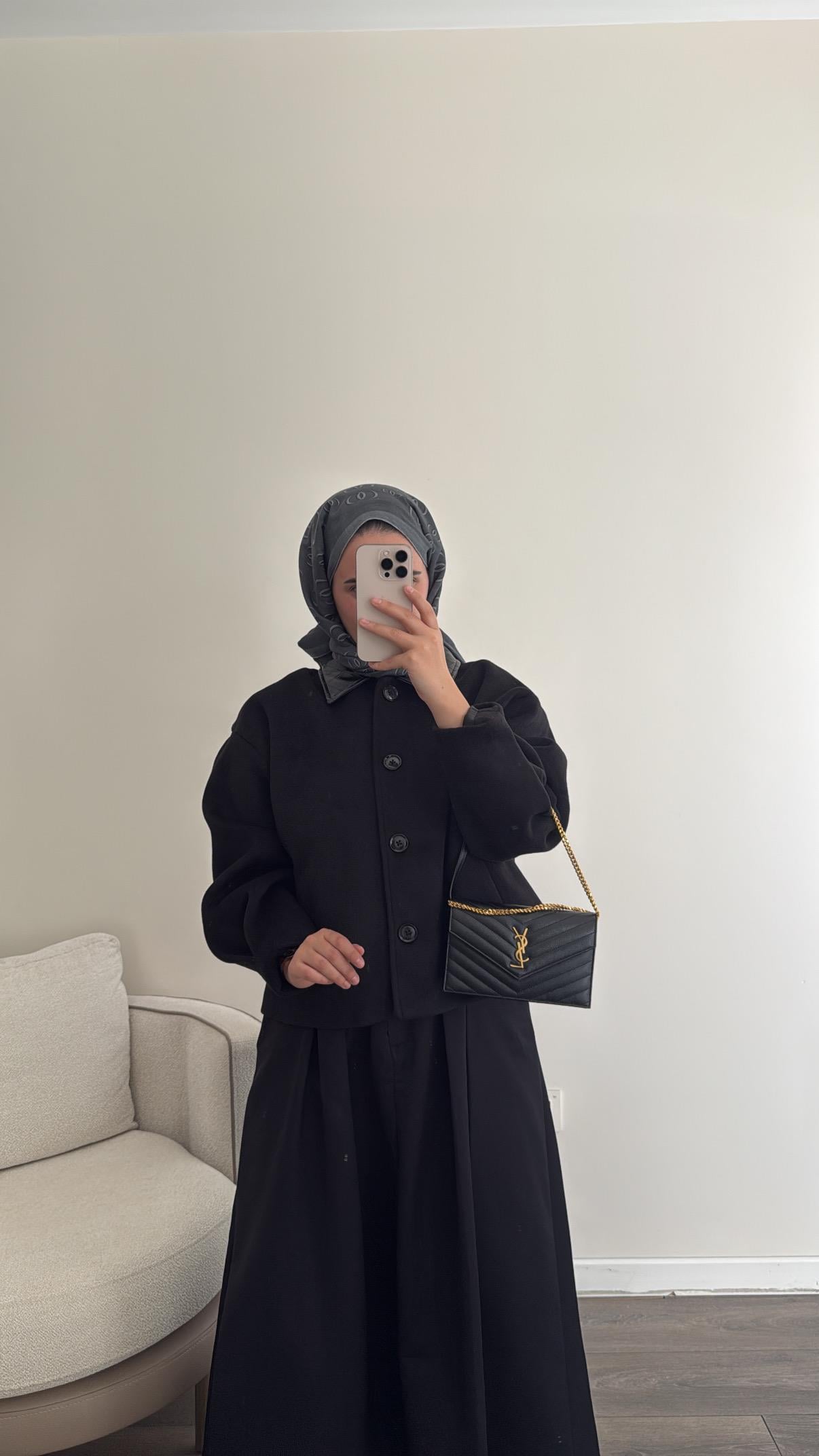 Deri Garni Detaylı Kaşe Siyah Ceket