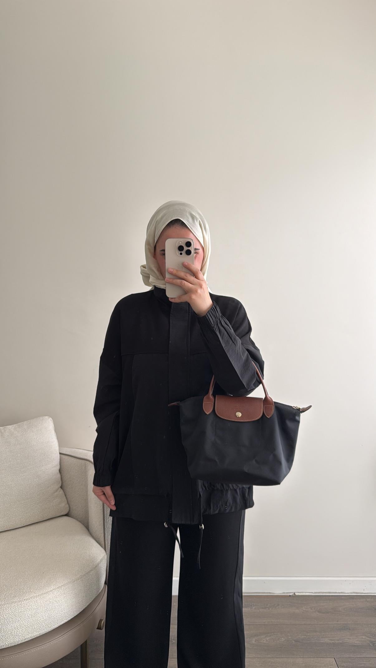 Garni Detaylı Eşofman Takımı - Siyah