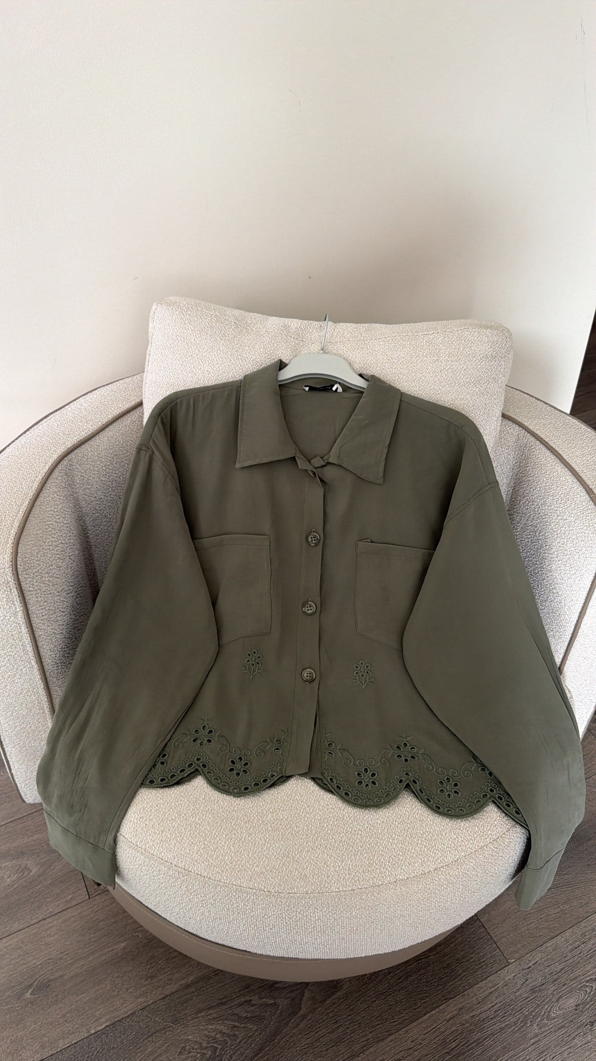 Nakış Detaylı Çağla Gömlek