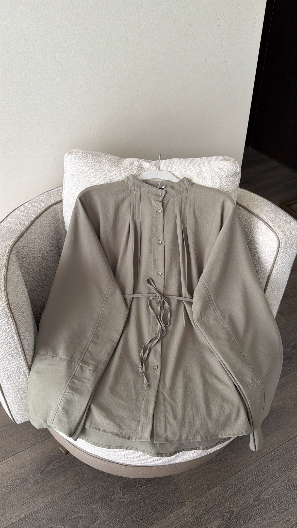 Omzu Dikiş Detaylı Gömlek - Çağla