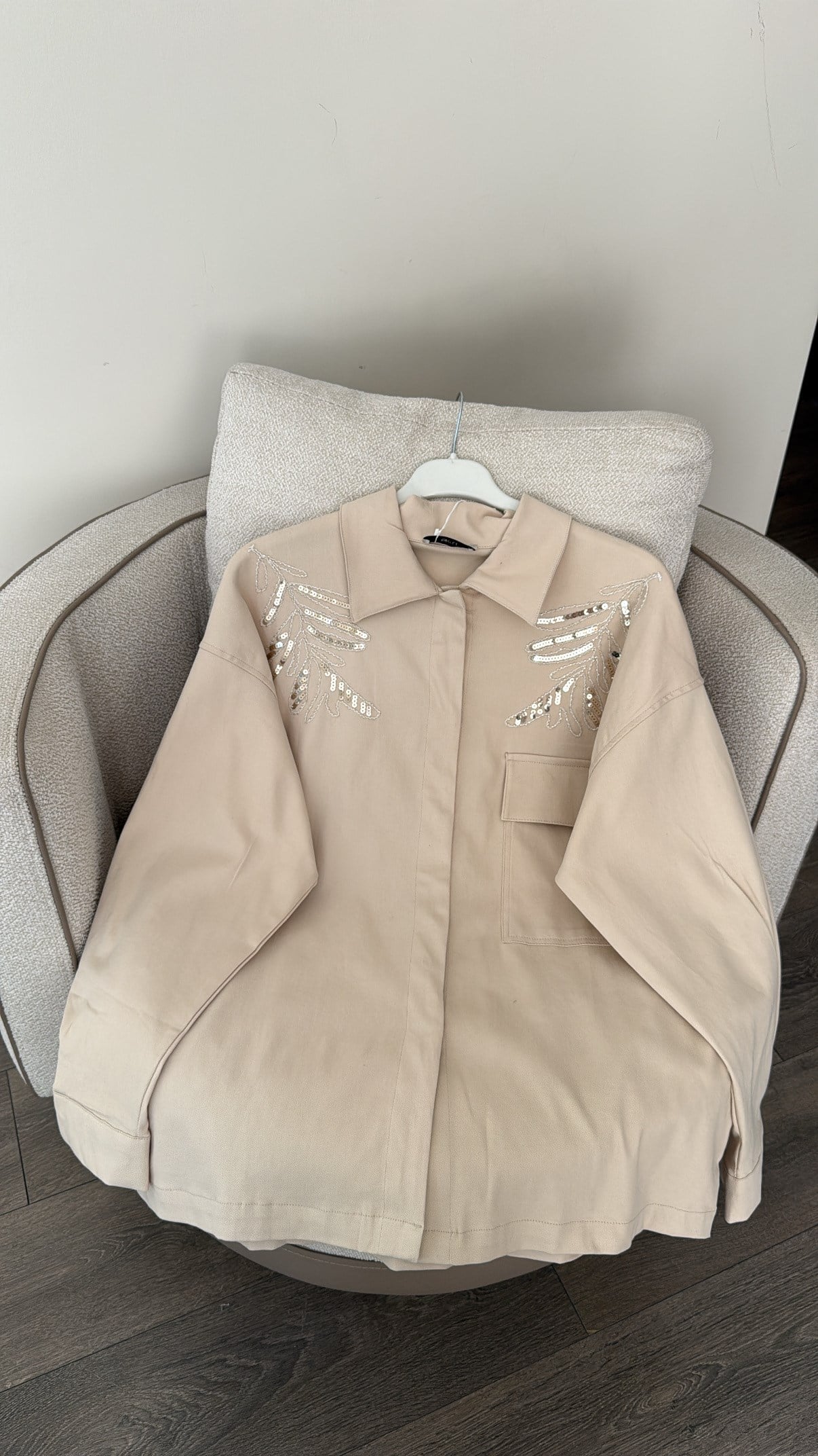 Omzu İşlemeli Ceket- Ekru