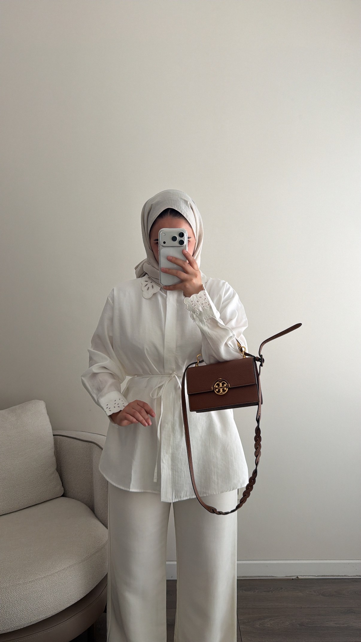 Omzu ve Kolu Nakışlı Gömlek - Beyaz