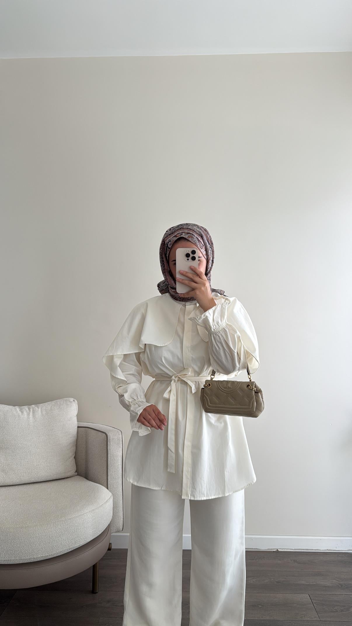 Pelerin Detaylı Gömlek - Ekru