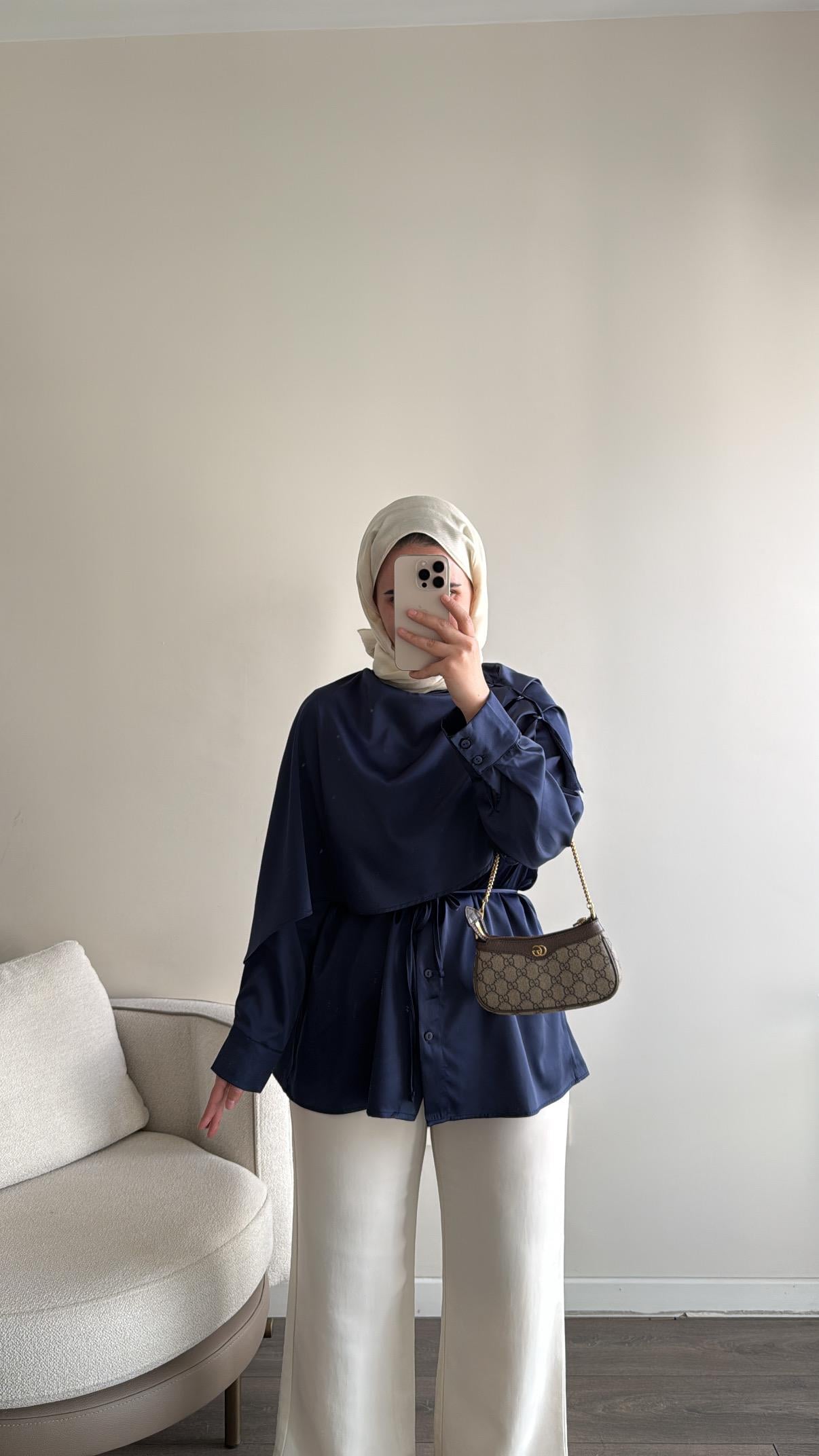 Pelerin Detaylı Lacivert Gömlek