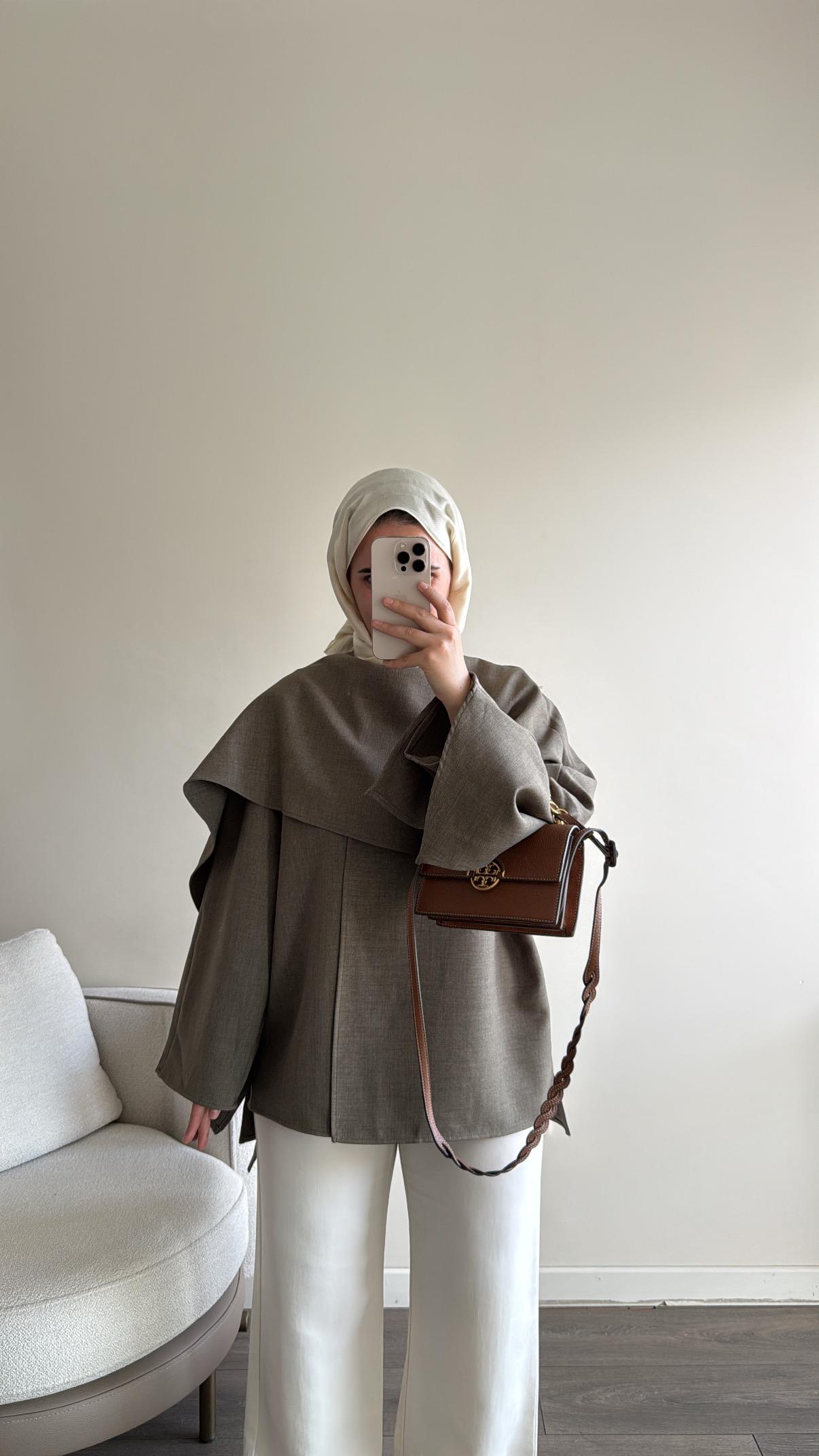 Pelerin Detaylı Yeşil Tunik