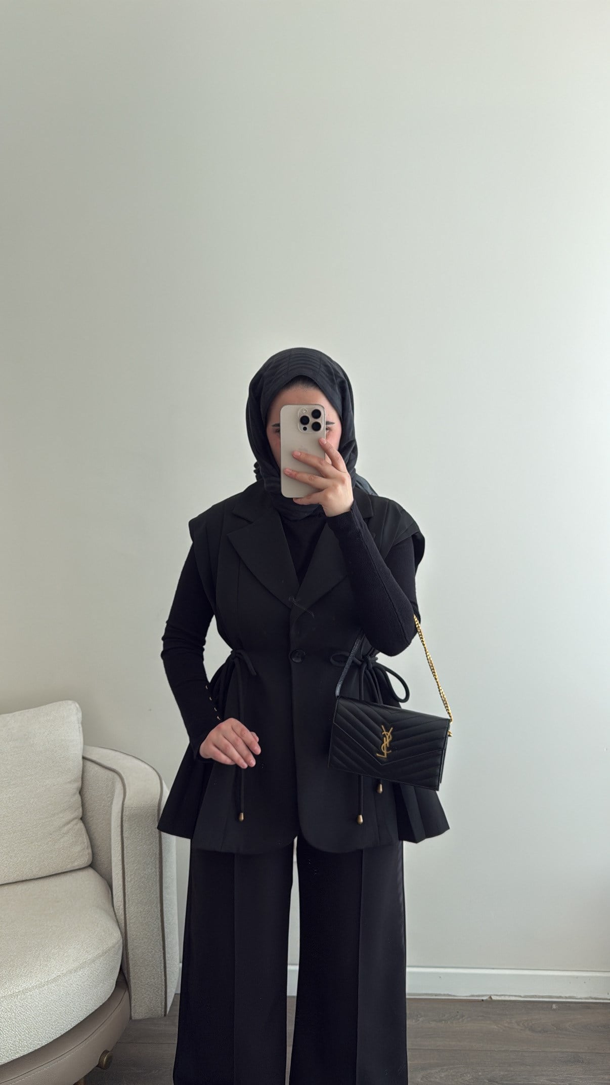 Pile Detaylı Siyah Yelek