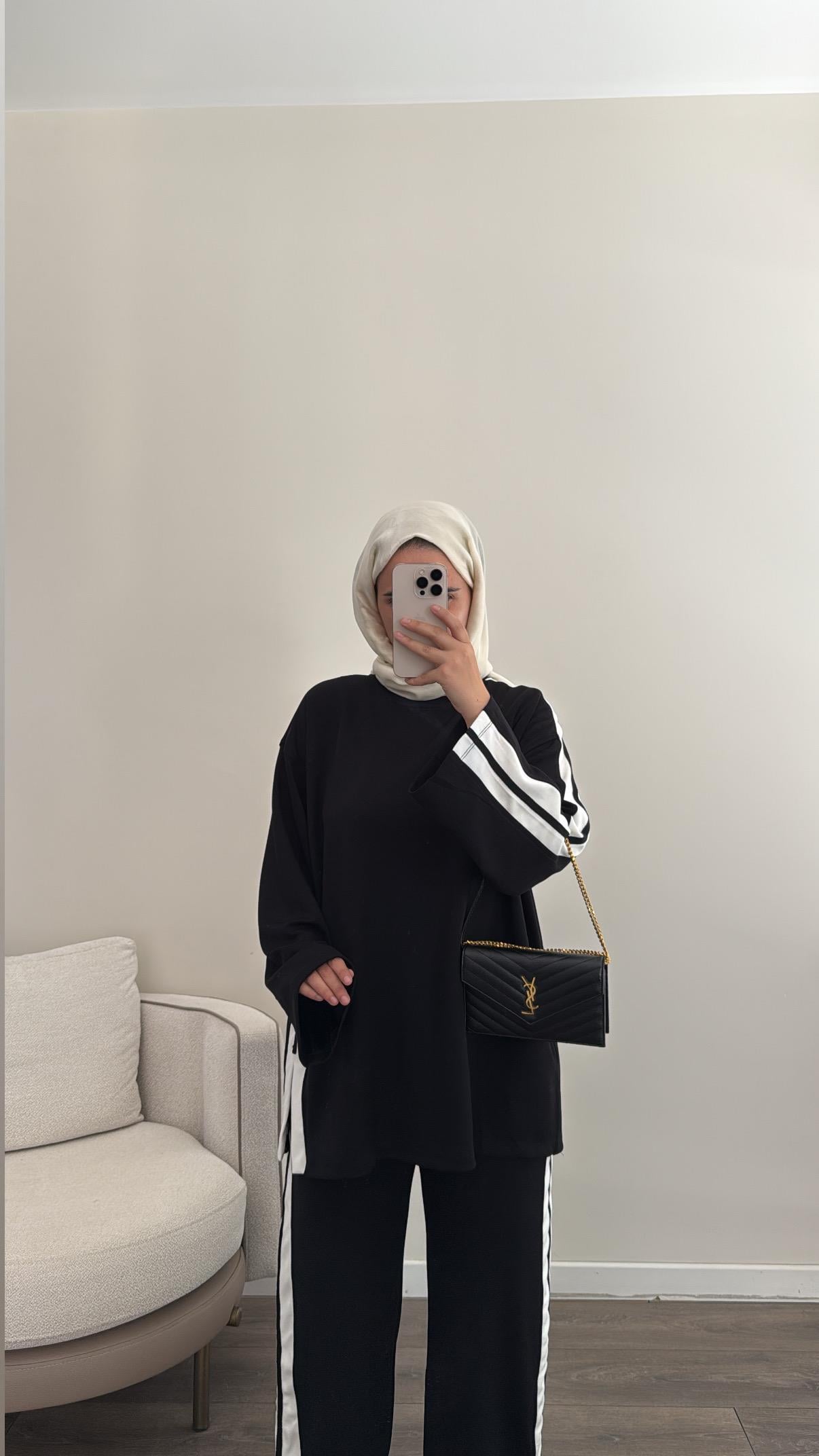 SİYAH ŞERİTLİ EŞOFMAN TAKIMI