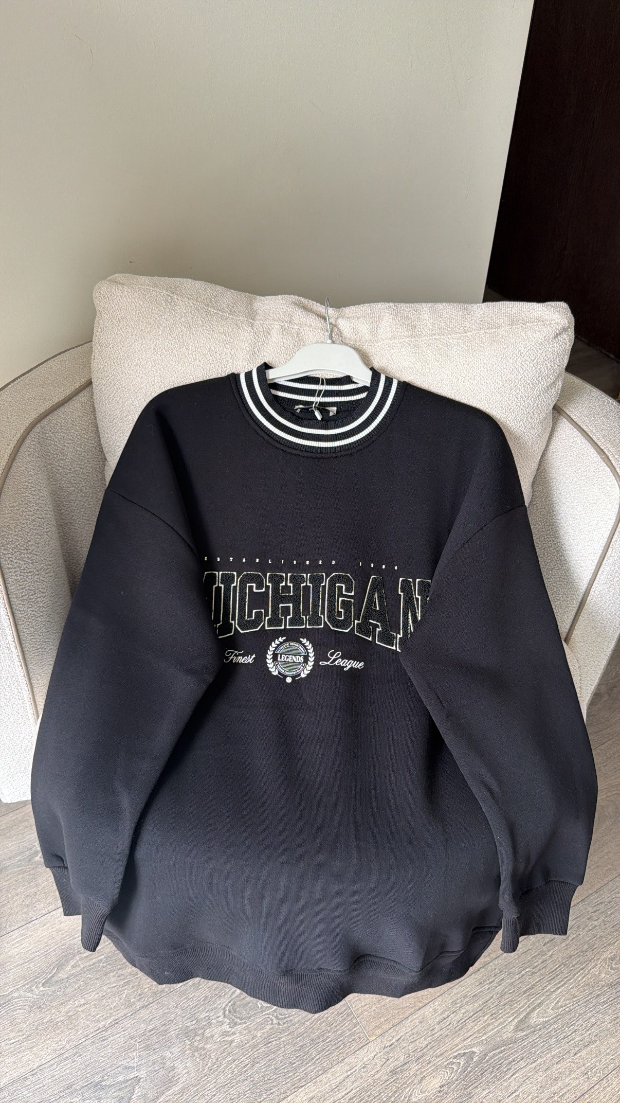 Triko ve Nakış Detaylı Sweatshirt - Siyah