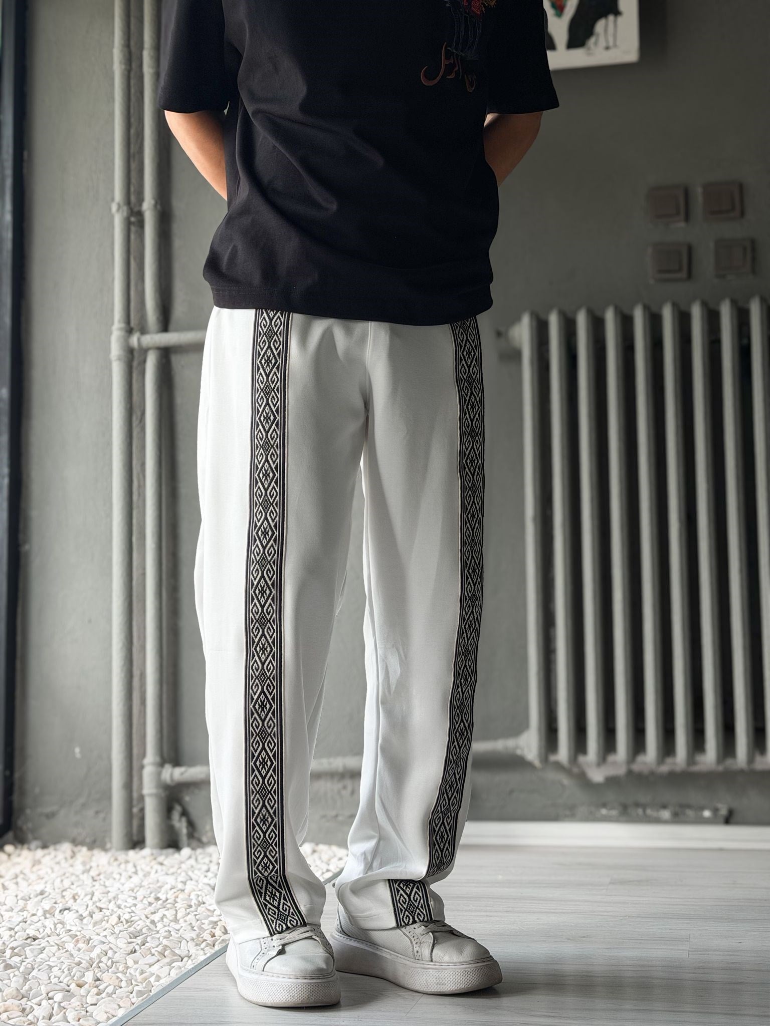 Baggy Kalıp Nakışlı Detayli Pantolon