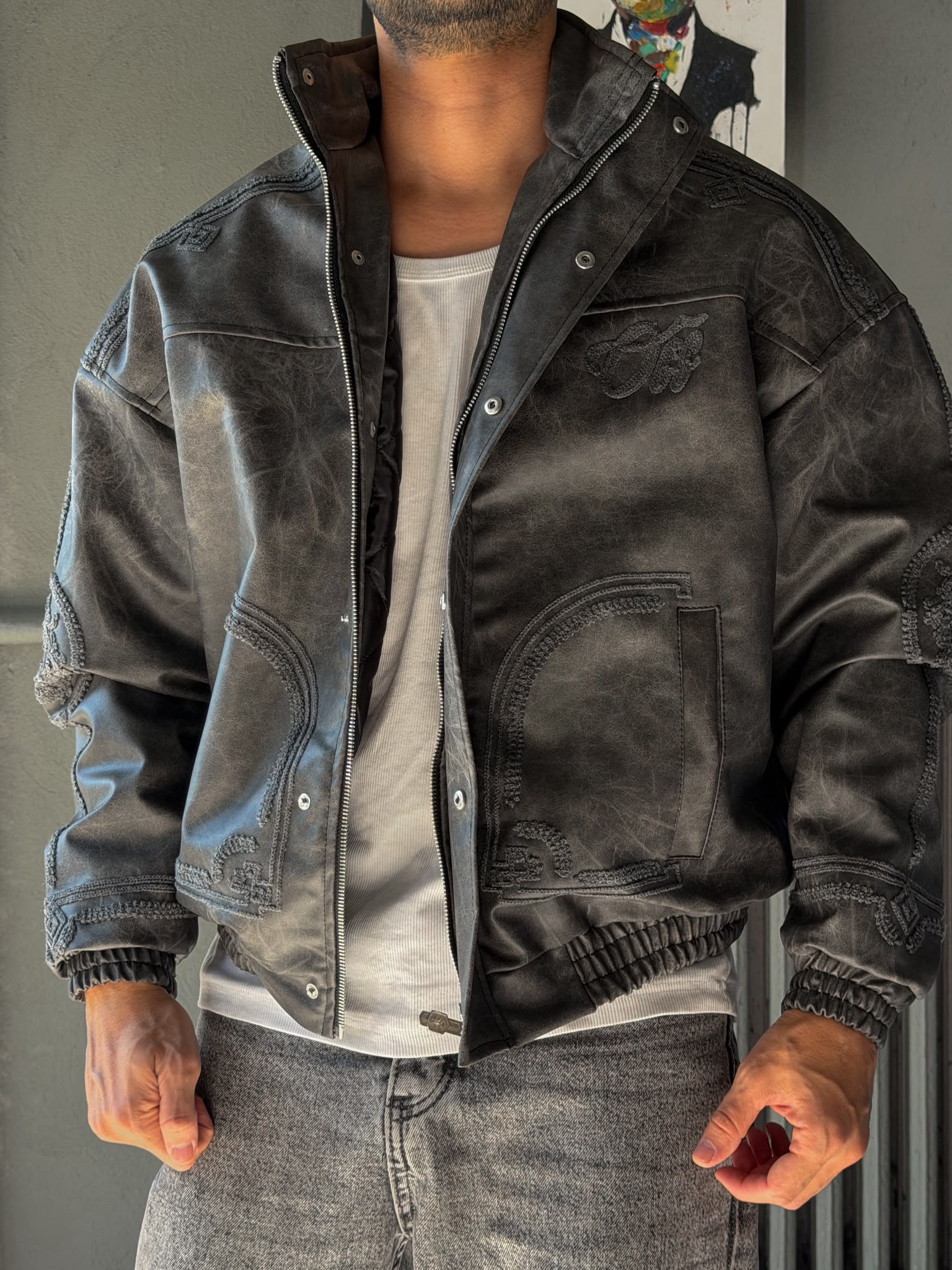 Oversize Nakış Detaylı Deri Mont