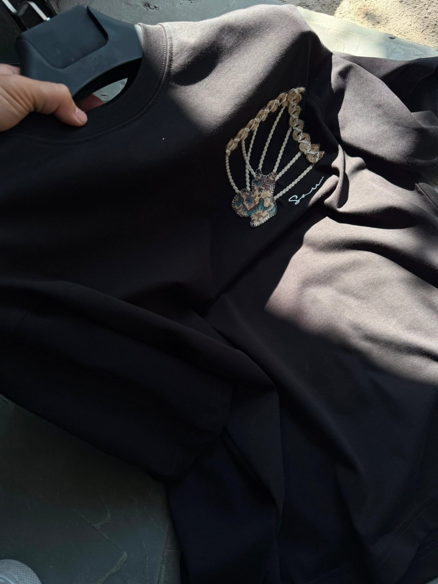 Oversize Nakışlı ve Baskı Detaylı T-shirt