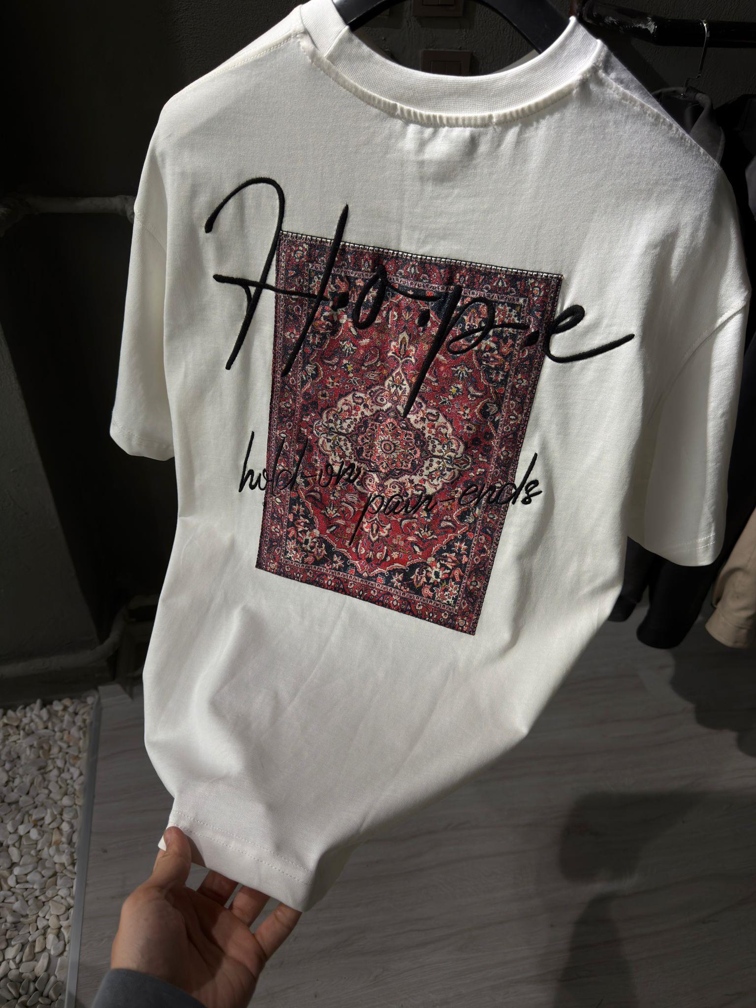 oversize punch print baskı ve nakış detaylı oversize t shirt