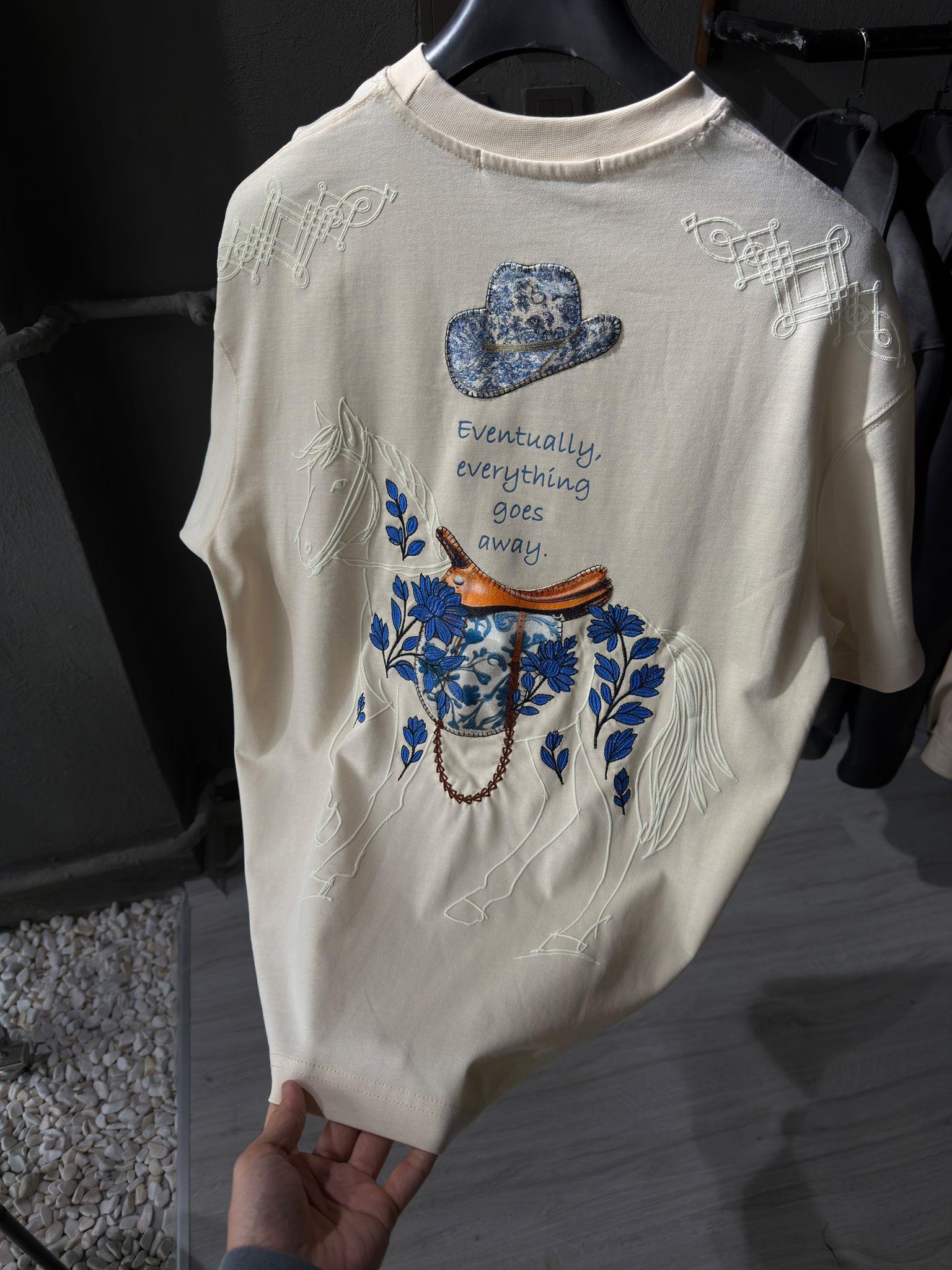 oversize punch print baskı ve nakış detaylı oversize t shirt