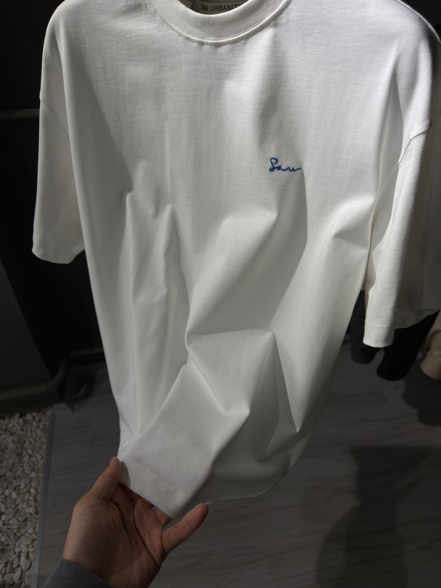 oversize punch print baskı ve nakış detaylı oversize t shirt