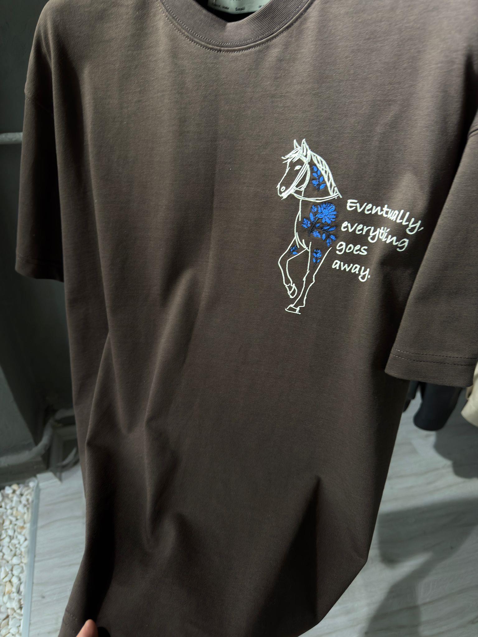 oversize punch print baskı ve nakış detaylı oversize t shirt