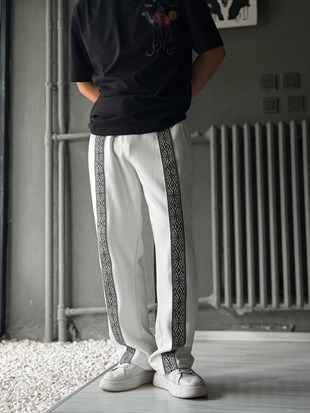 Baggy Kalıp Nakışlı Detayli Pantolon