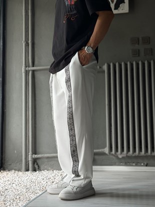 Baggy Kalıp Nakışlı Detayli Pantolon