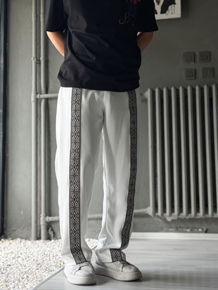 Baggy Kalıp Nakışlı Detayli Pantolon