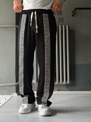 Baggy Kalıp Nakışlı Detayli Pantolon