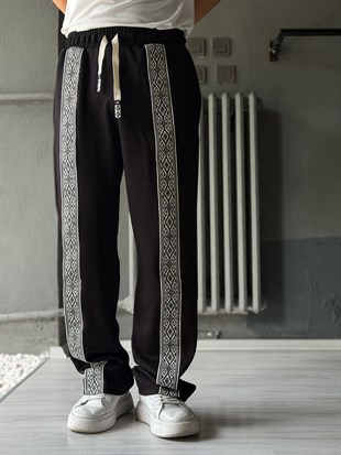 Baggy Kalıp Nakışlı Detayli Pantolon