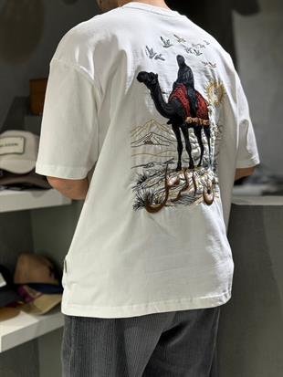 Oversize Deve Baskılı T-shirt