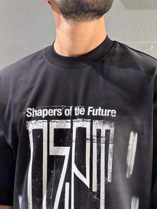 oversize nakışlı ve baskı detaylı tişort 