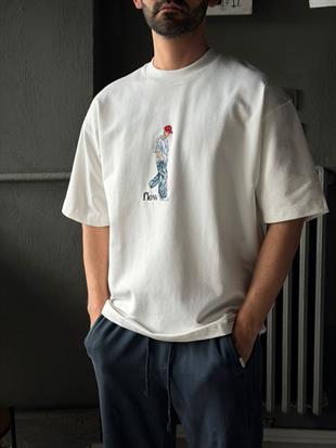 oversize nakışlı ve baskı detaylı tişort 