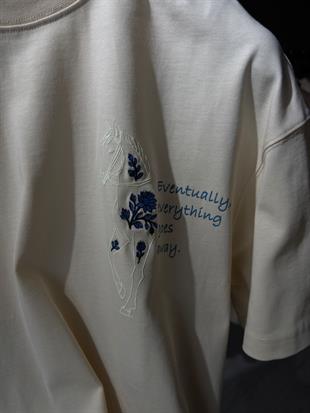 oversize punch print baskı ve nakış detaylı oversize t shirt